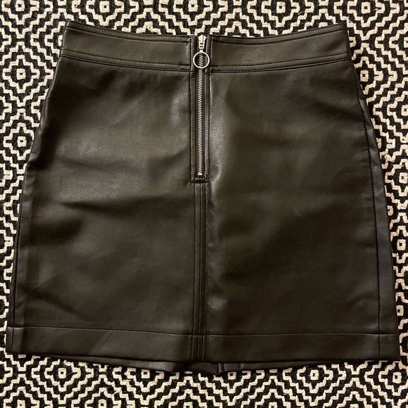 Aritzia Wilfred Free Black Leather Skirt - Picture 6 of 12